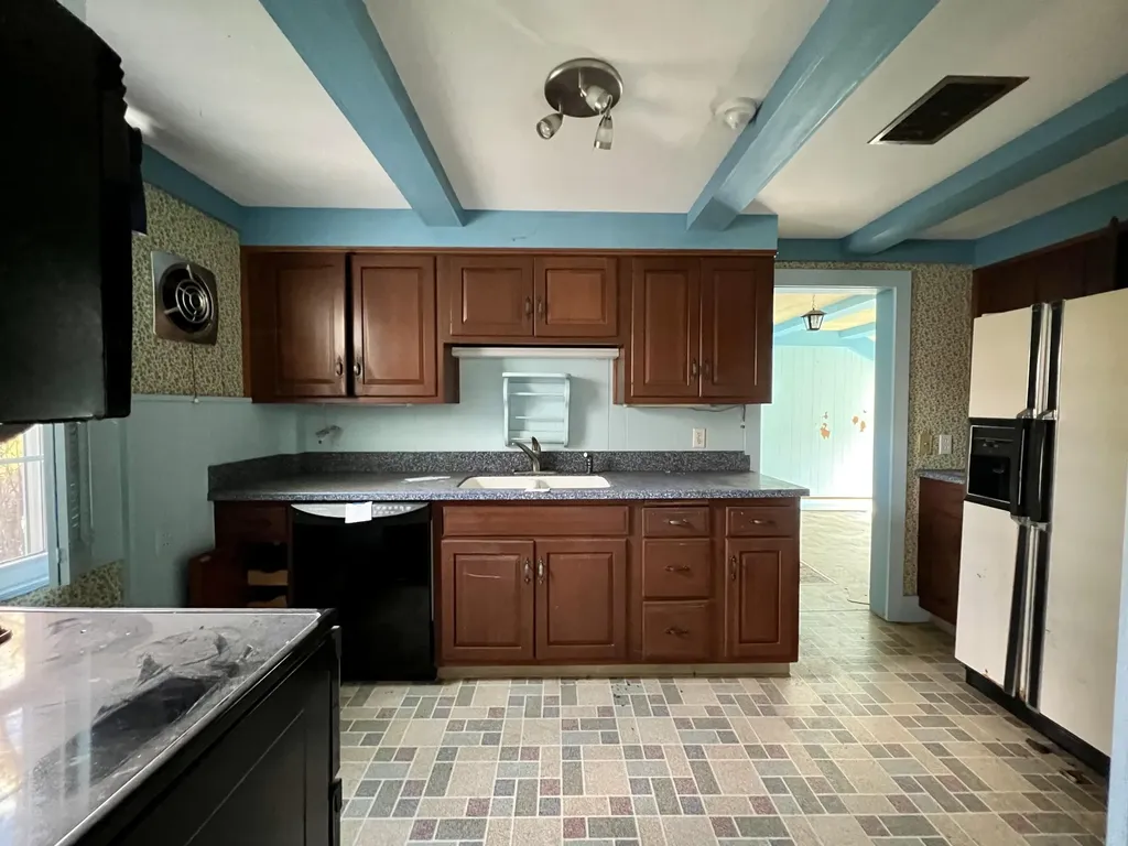 2090 Us Highway 1 Sullivan ME 04664