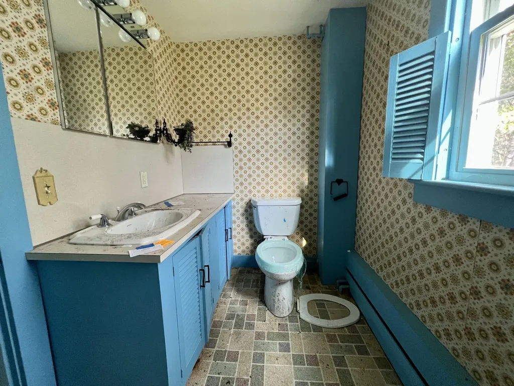 2090 Us Highway 1 Sullivan ME 04664