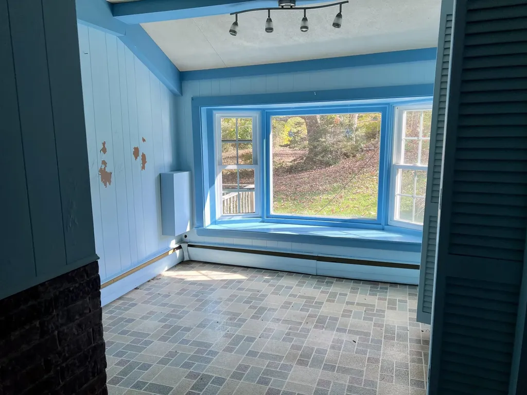 2090 Us Highway 1 Sullivan ME 04664