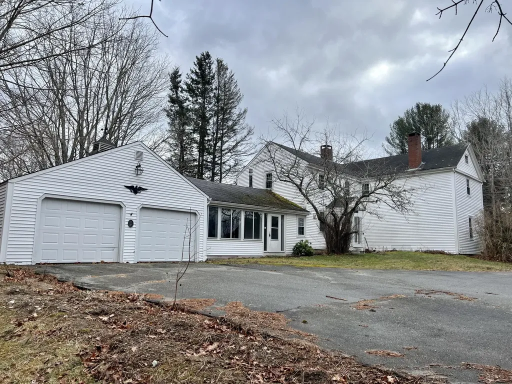 2090 Us Highway 1 Sullivan ME 04664