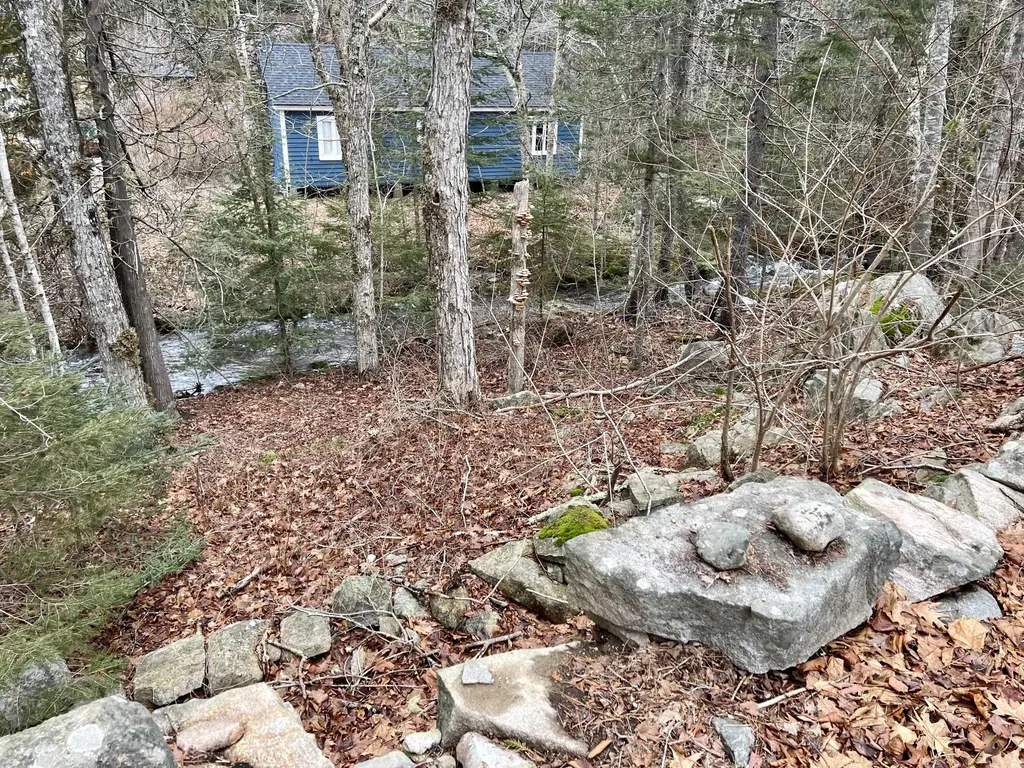 2090 Us Highway 1 Sullivan ME 04664