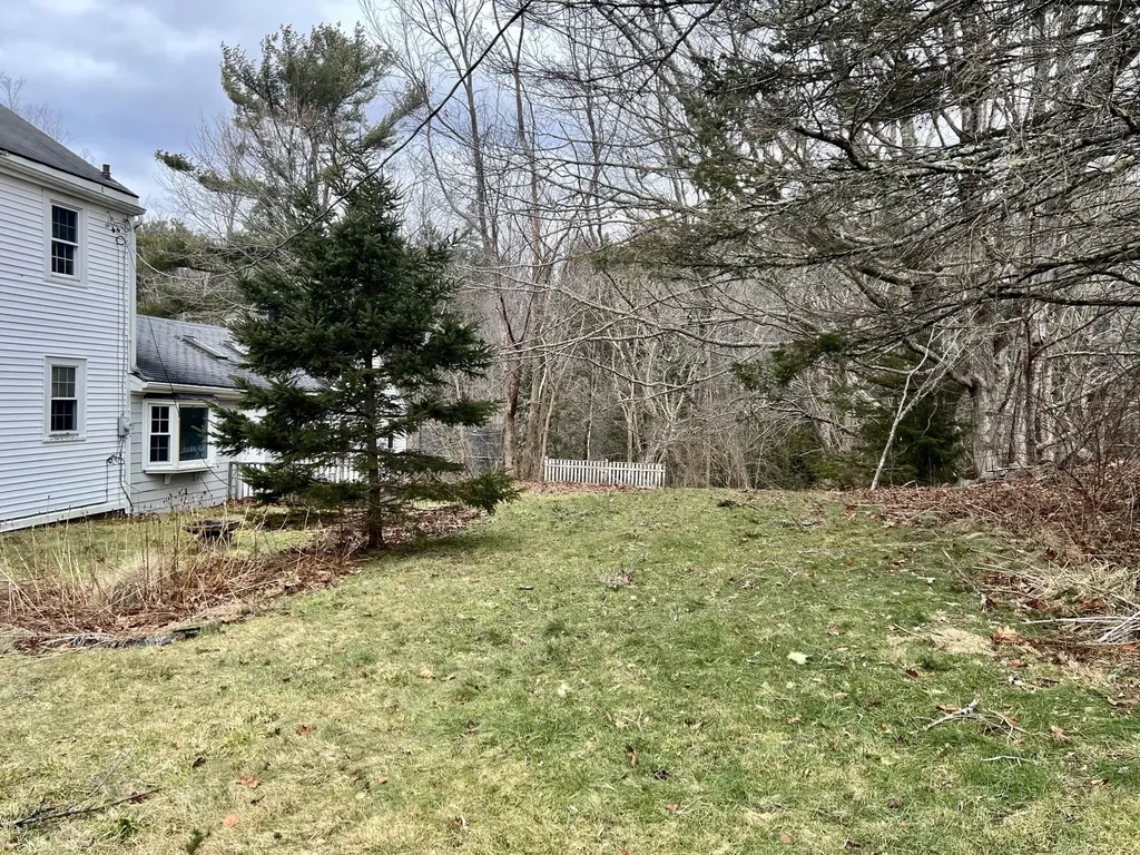 2090 Us Highway 1 Sullivan ME 04664