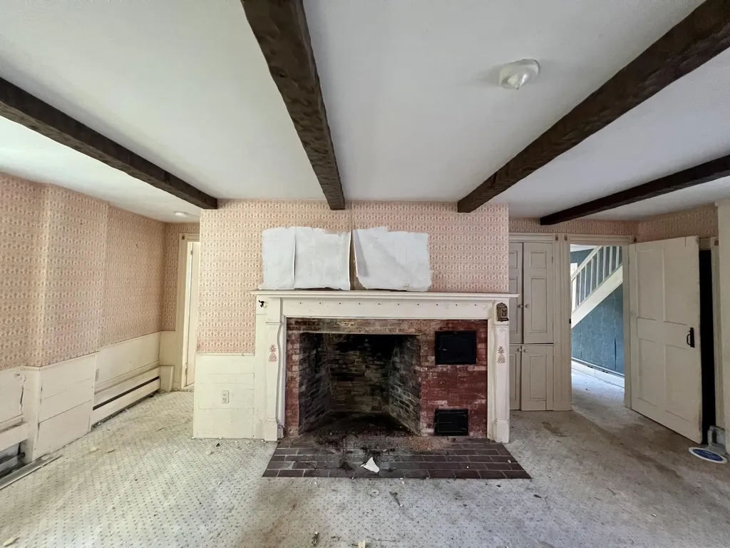 2090 Us Highway 1 Sullivan ME 04664