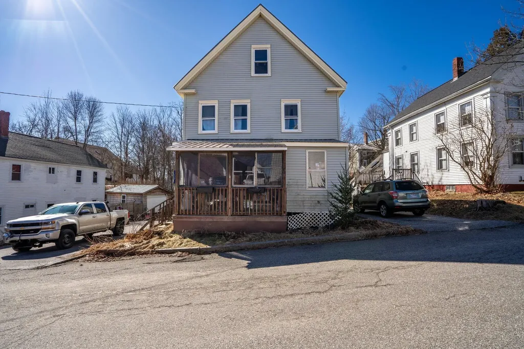 20 Weymouth Street Richmond ME 04357