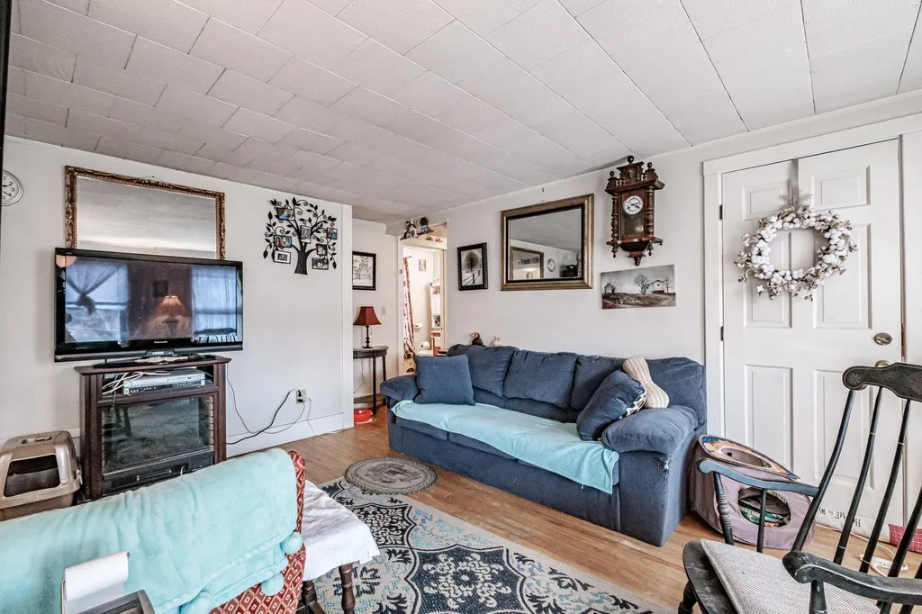 5 Aegis Drive Bath ME 04530