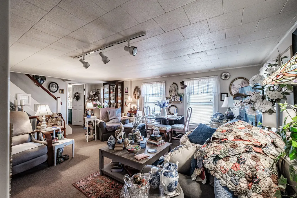 5 Aegis Drive Bath ME 04530