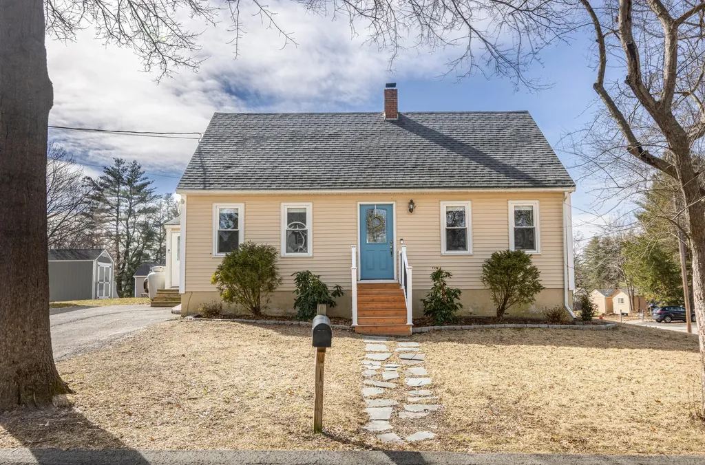 15 Vivian Street Westbrook ME 04092
