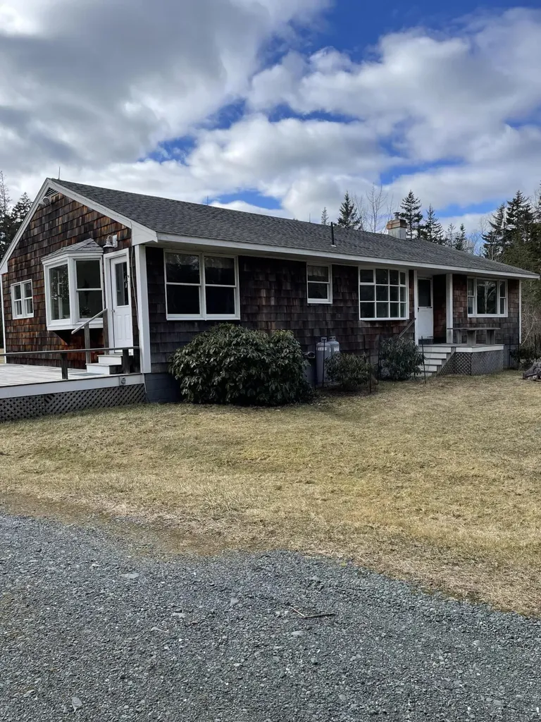 620 S South Shore Road North Haven ME 04853
