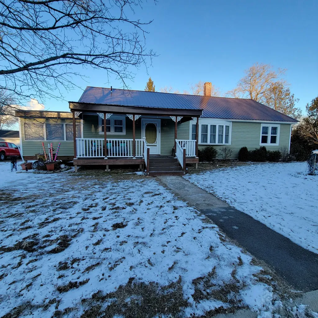 10 Summit Street Baileyville ME 04694