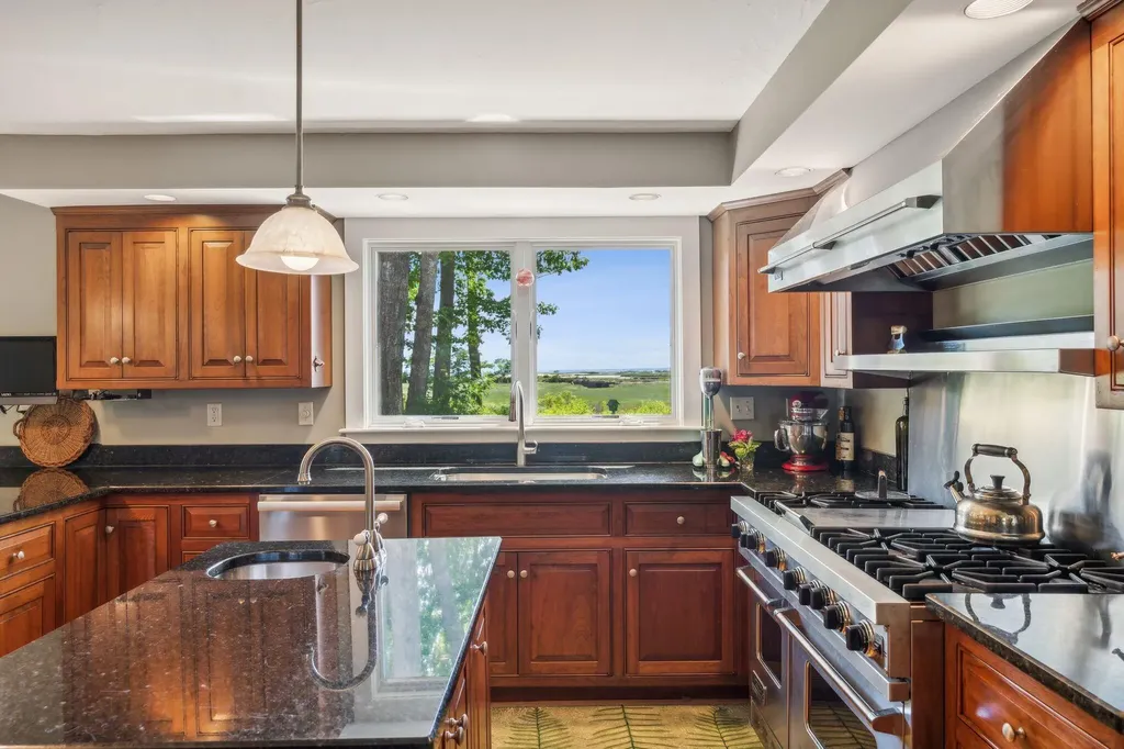 180 Western Avenue Kennebunk ME 04043