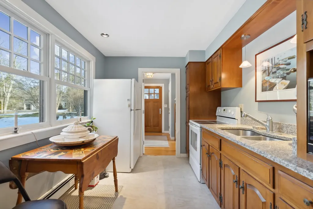 180 Western Avenue Kennebunk ME 04043