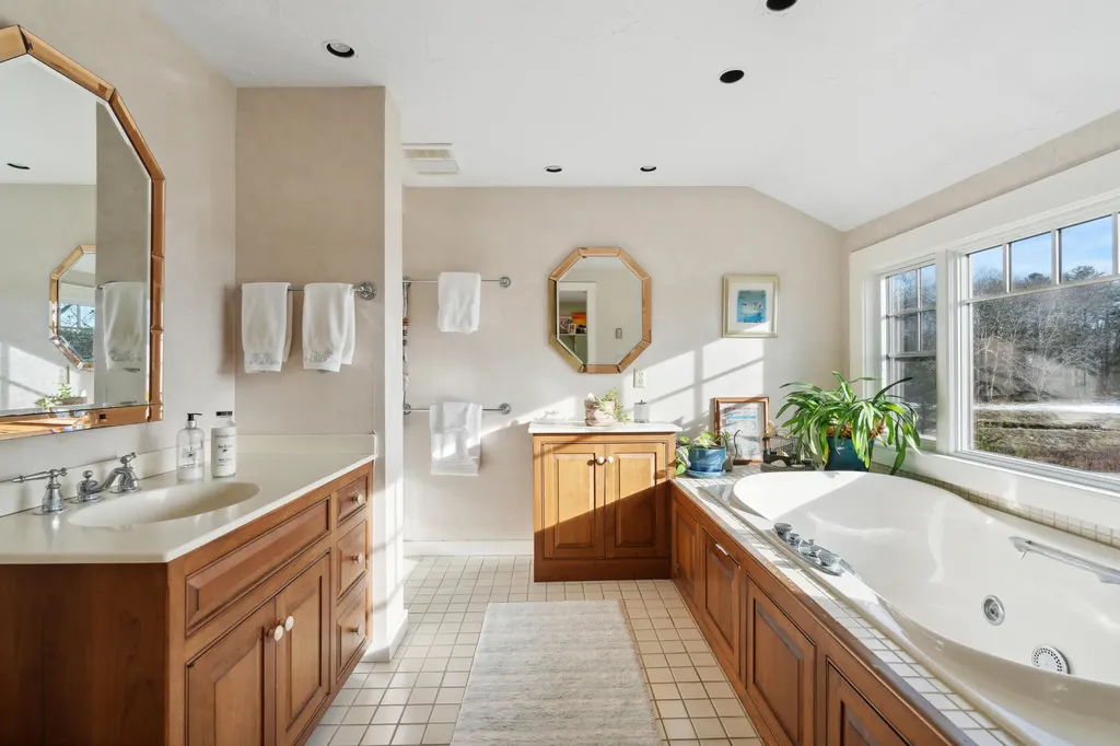 180 Western Avenue Kennebunk ME 04043