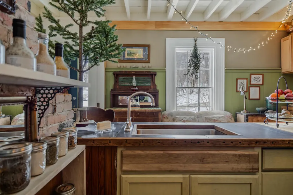 3 Moulton Hill Road Sebec ME 04481