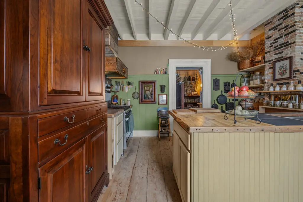 3 Moulton Hill Road Sebec ME 04481