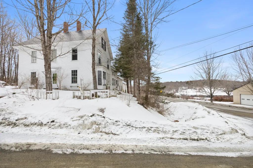 3 Moulton Hill Road Sebec ME 04481