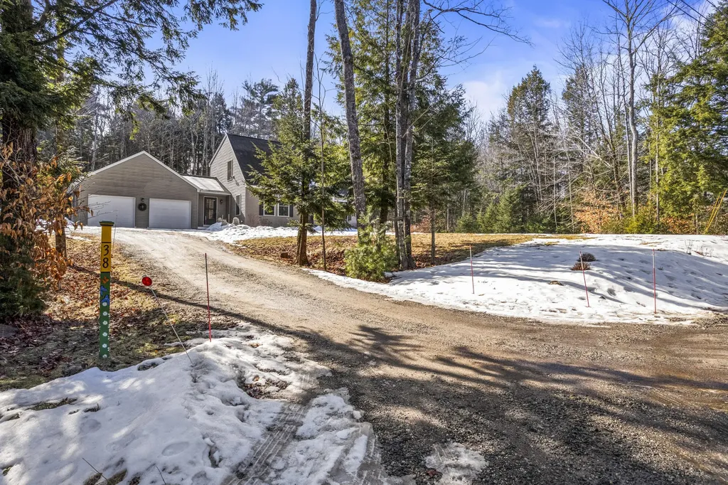 38 Safari Drive Brunswick ME 04011