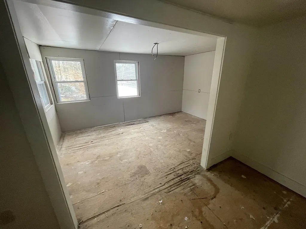140 Togus Road Chelsea ME 04330