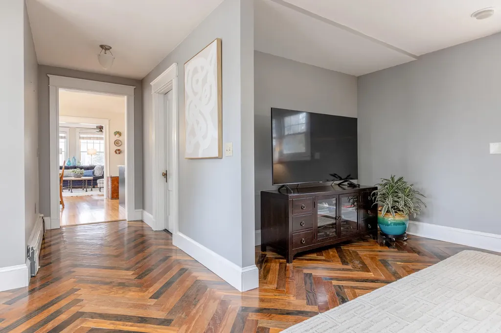 2 Hammond Road Falmouth ME 04105