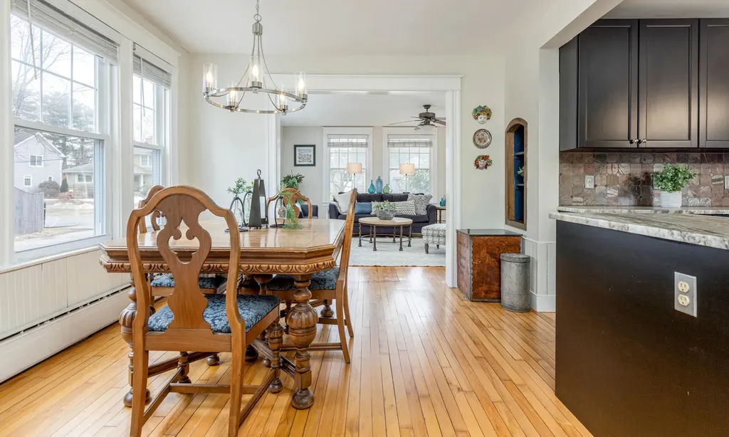 2 Hammond Road Falmouth ME 04105