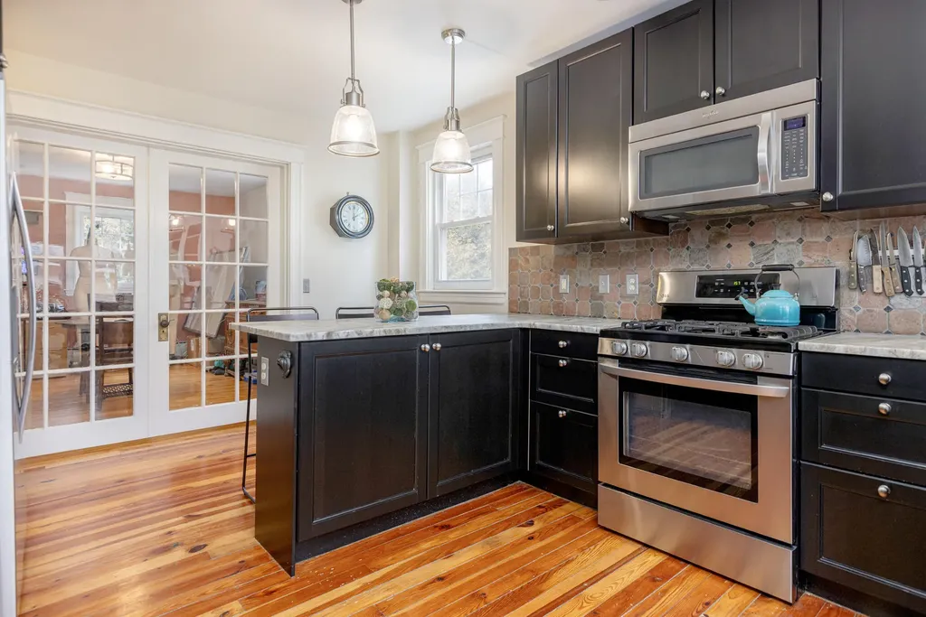 2 Hammond Road Falmouth ME 04105