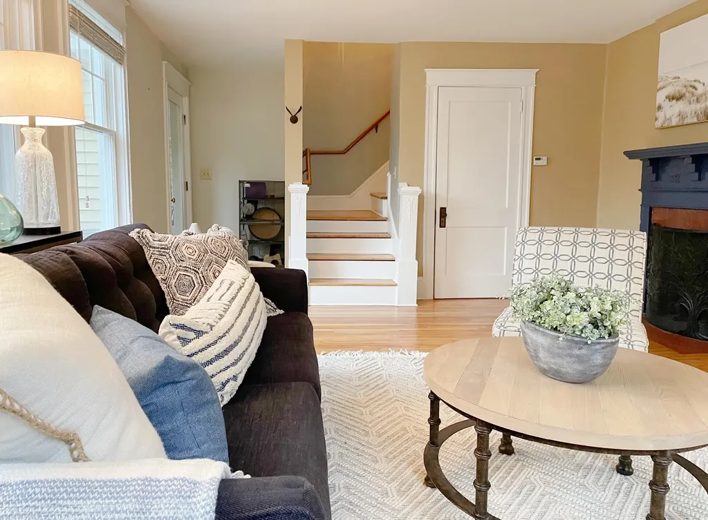 2 Hammond Road Falmouth ME 04105