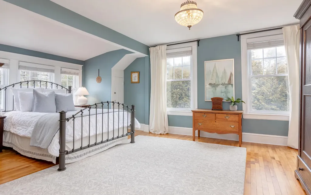 2 Hammond Road Falmouth ME 04105