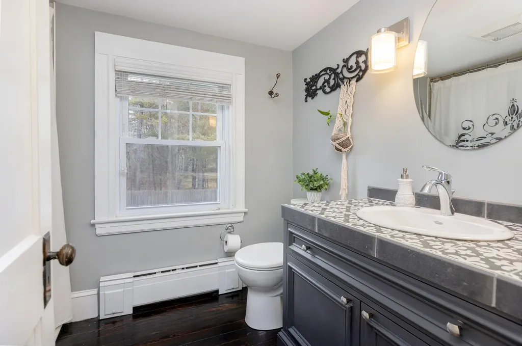 2 Hammond Road Falmouth ME 04105