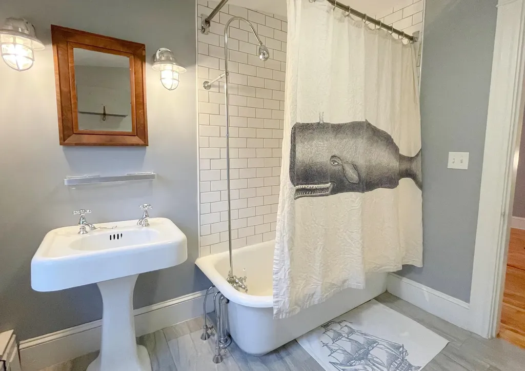 2 Hammond Road Falmouth ME 04105