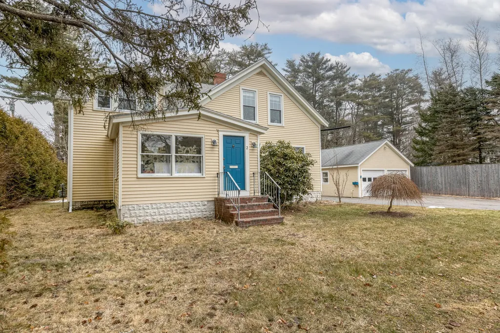 2 Hammond Road Falmouth ME 04105