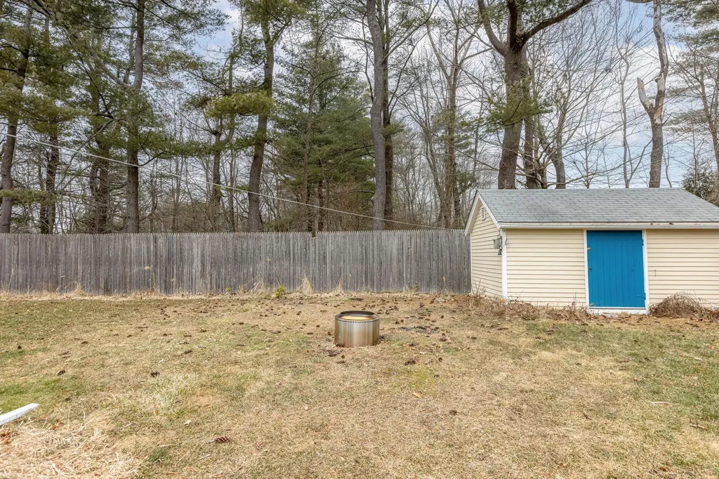 2 Hammond Road Falmouth ME 04105