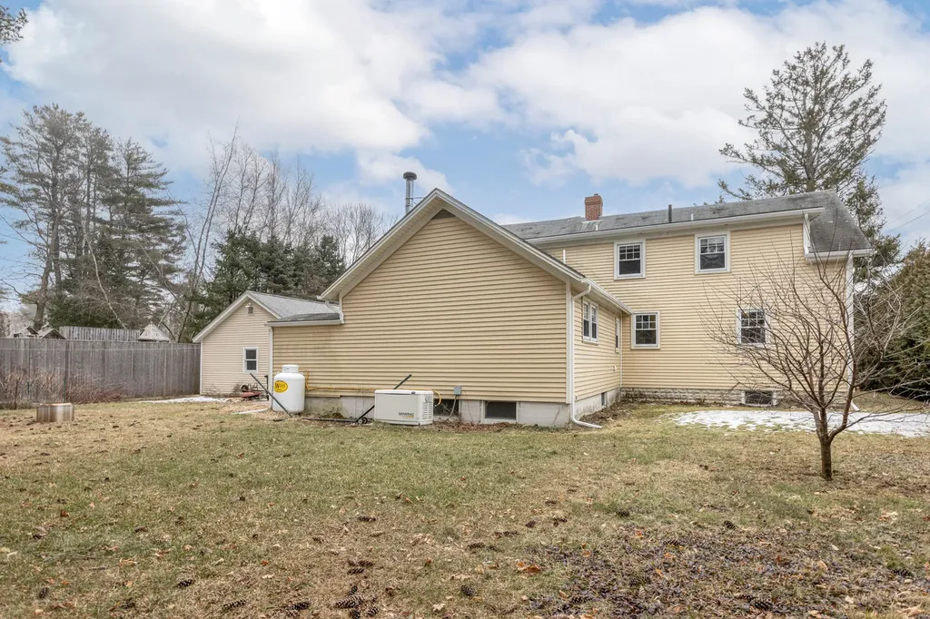 2 Hammond Road Falmouth ME 04105