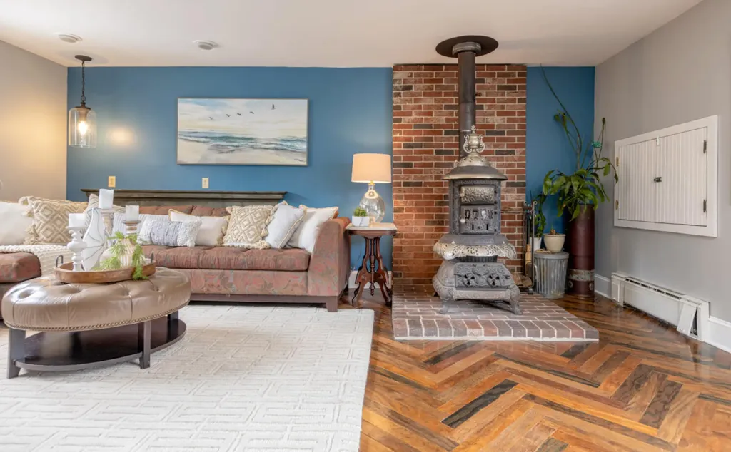 2 Hammond Road Falmouth ME 04105