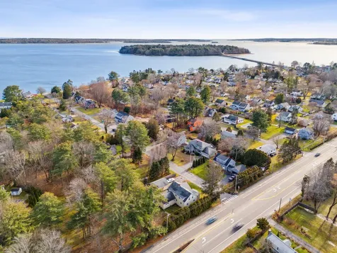 2 Hammond Road Falmouth ME 04105