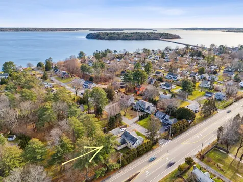 2 Hammond Road Falmouth ME 04105