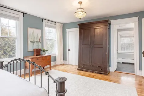 2 Hammond Road Falmouth ME 04105