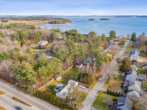 2 Hammond Road Falmouth ME 04105