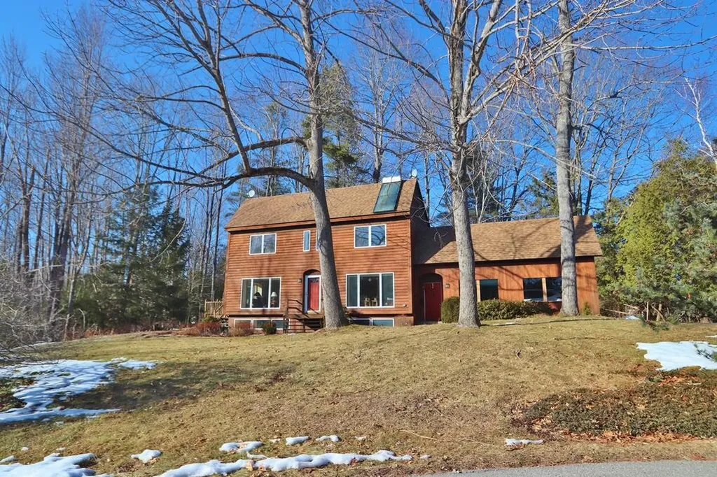 24 Page Place Orono ME 04473