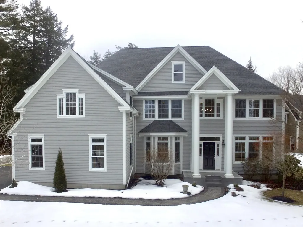 7 Bridle Path Falmouth ME 04105