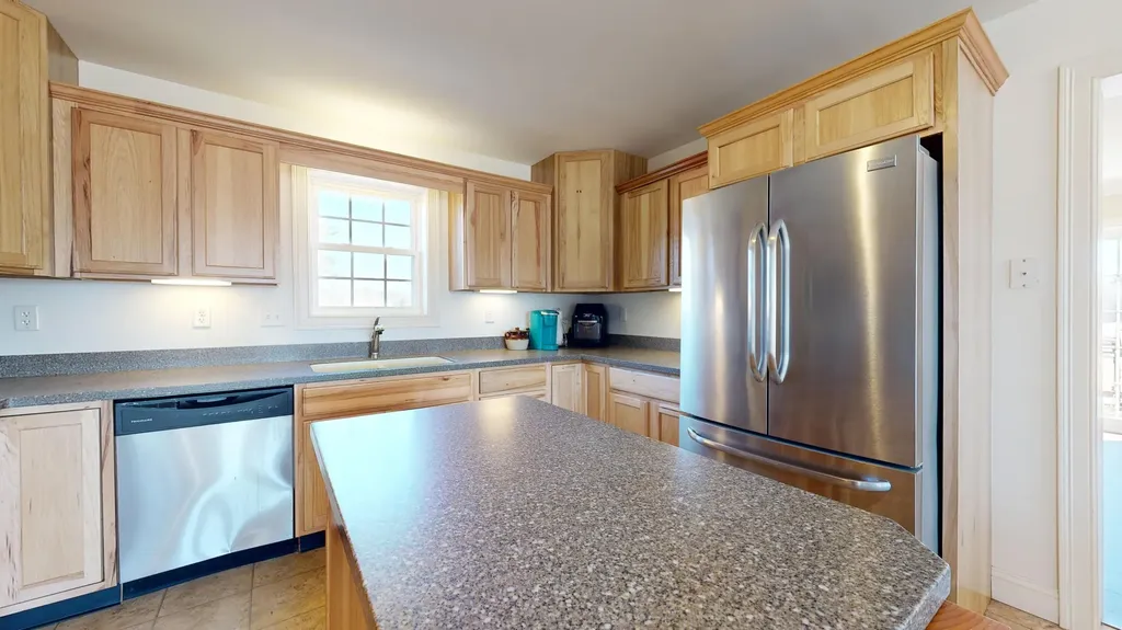 48 Lubear Way Auburn ME 04210