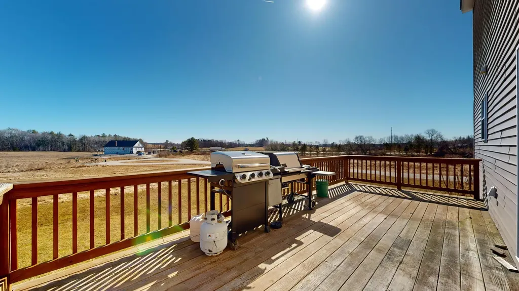 48 Lubear Way Auburn ME 04210