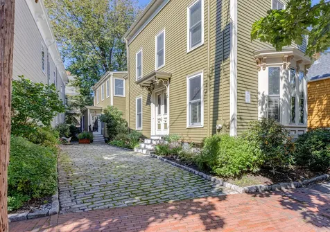 9 Cushman Street Portland ME 04102