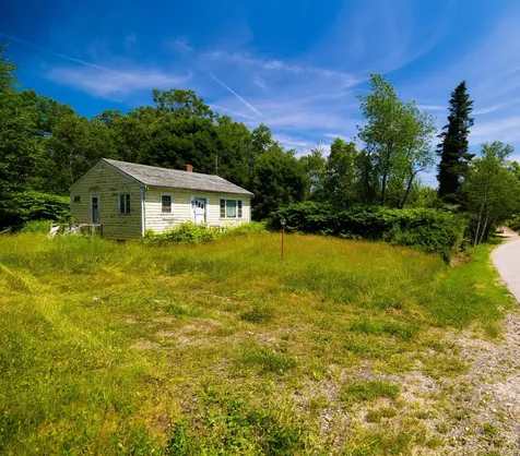 42 Wileys Corner Road Saint George ME 04860