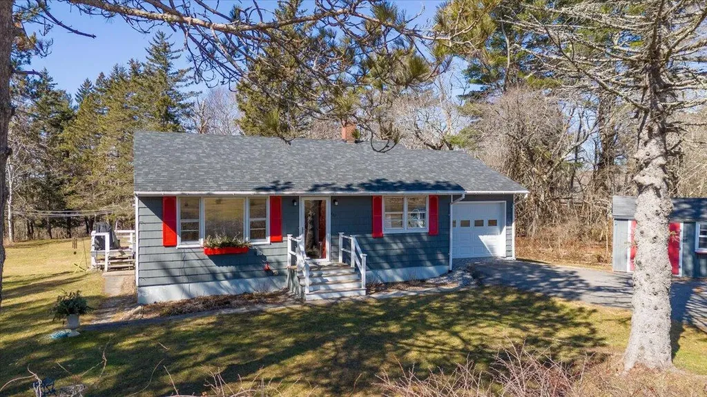 487 St George Road South Thomaston ME 04858