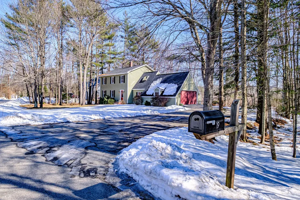 19 Bramblewood Road Auburn ME 04210