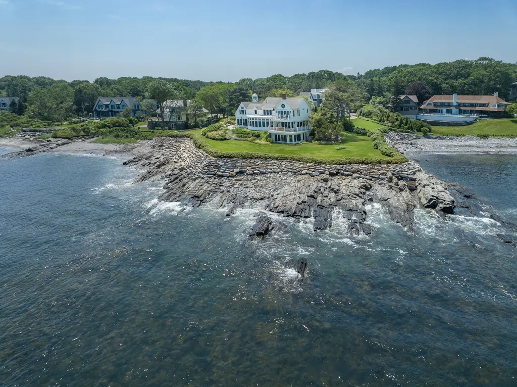 16 Running Tide Road Cape Elizabeth ME 04107