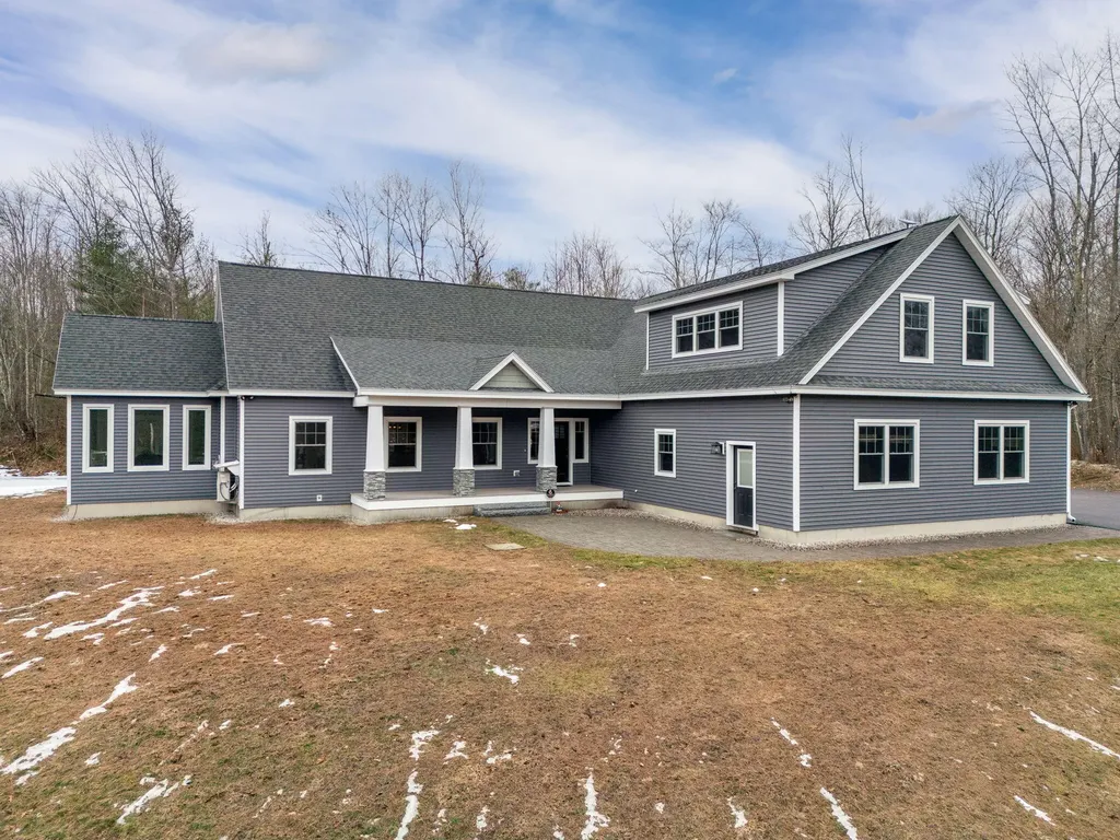 40 Garfield Road Minot ME 04258
