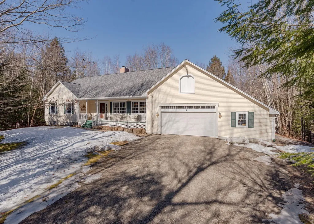 6 Allegra Way Buxton ME 04093