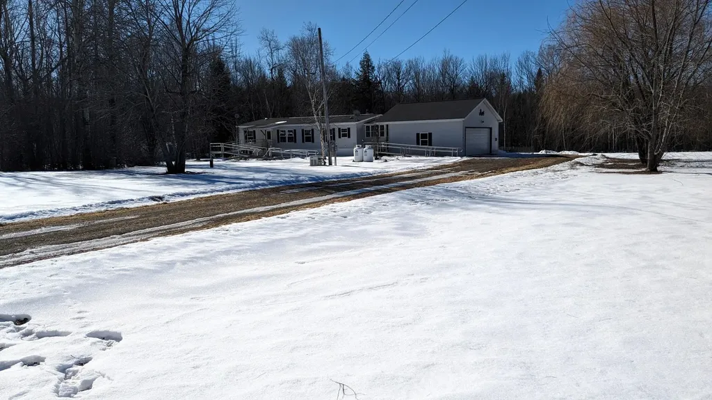 10 Kelly Court Sidney ME 04330