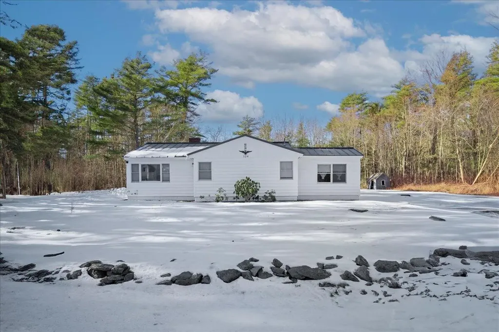 124 Cathance Road Topsham ME 04086