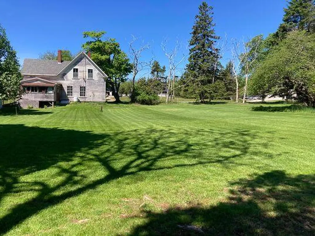 231 N Main Street Stonington ME 04681